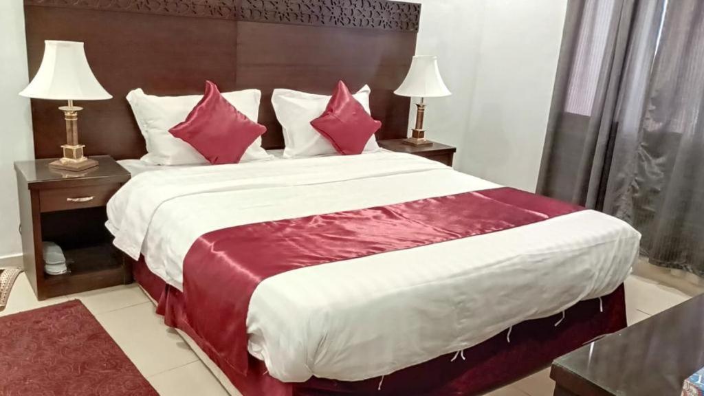 In Taibah Aparthotel Μεδίνα Εξωτερικό φωτογραφία